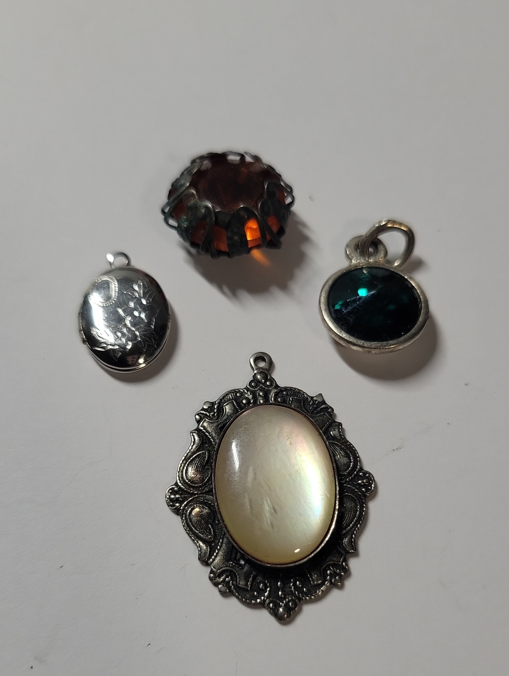 Vintage-Inspired Mother of Pearl Pendant Necklace Charm in Cream
